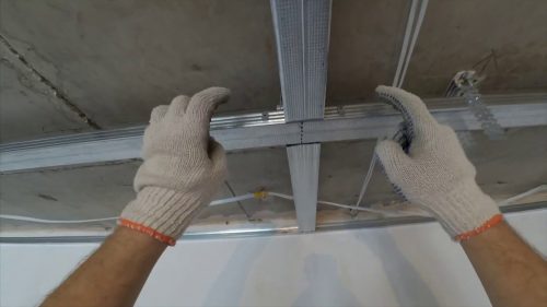 Демонтаж гипсокартонного потолка: как разобрать ГКЛ и цена за м2 подвесного